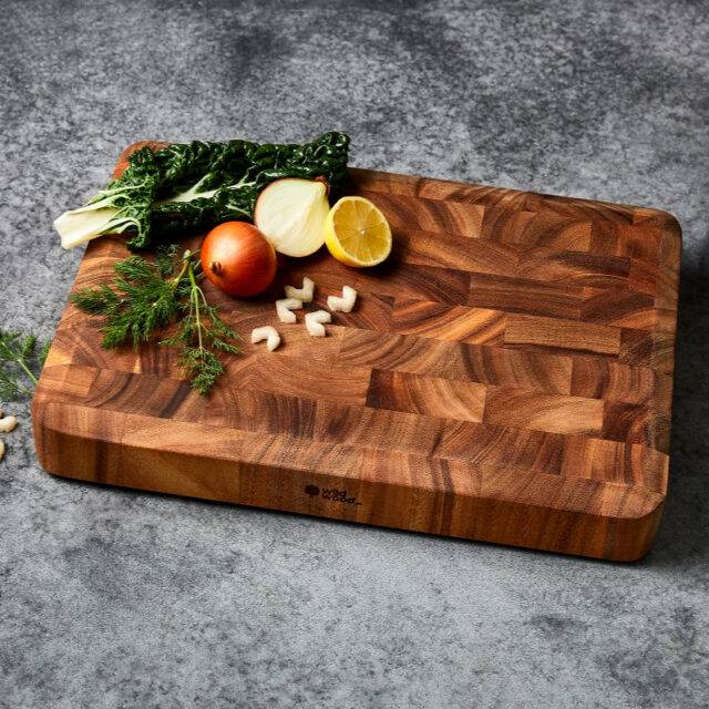🌳 Heirloom Quality - Built to Last, Made to Share.
🌳 Large, Thick, End Grain Butchers Block Board
🌳 https://www.wildwood.com.au/product/franklin-large-thick-end-grain-butchers-block-board/ 

#choppingboard
#acaciawood
#butchersblock
#wildwood