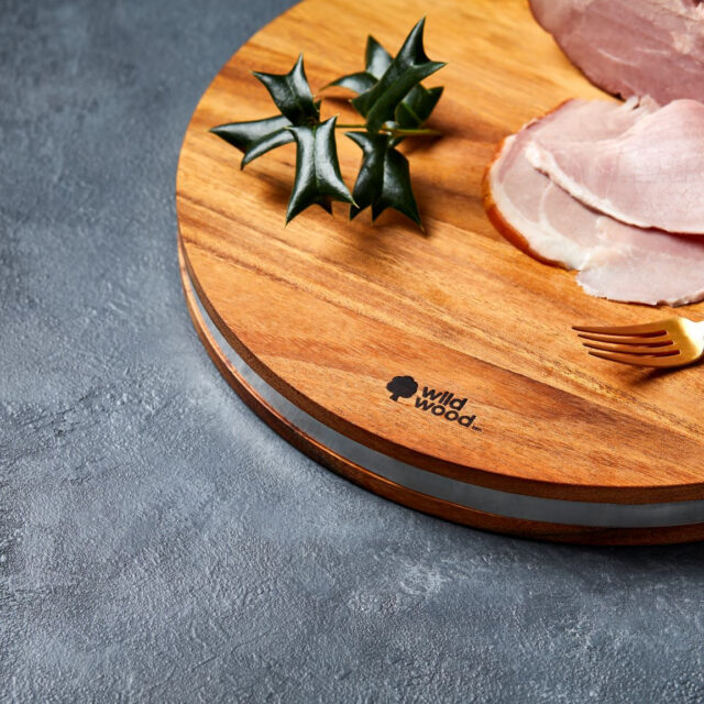 🌿 The natural beauty of Acacia heartwood combined with the sleek modern look of a stainless steel band.
🌿 A piece of beauty on your benchtop.
🌿 The Wild Wood Stockton Round Board
• Handcrafted for quality and longevity
• Naturally antibacterial and knife-friendly
• Perfect for everyday use and special occasions
🛒 Discover more at https://www.wildwood.com.au/product/stockton-round-display-board-with-stainless-steel-band/