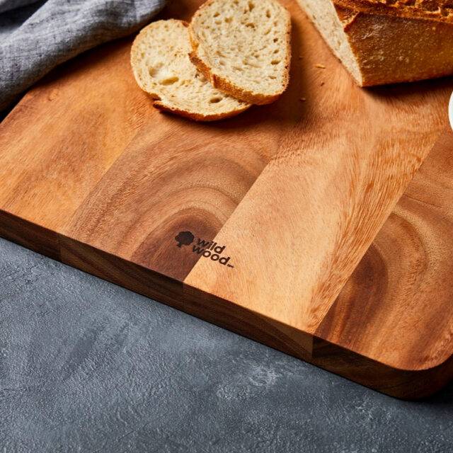 🌳 Ditch The Plastic Board!
🌳 Thoughtful Design - Smart details, Better Cooking.
🌳 Made for weeknight prep and weekend entertaining.
🌳 Premium Acacia Heartwood
🎬 Shop Now: https://www.wildwood.com.au/product/large-long-grain-board-chopping-carving-prepping-meals/